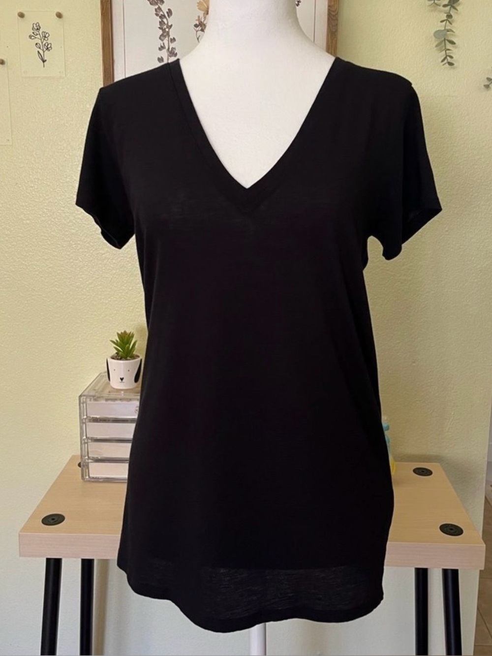 Vince Black Pima Cotton Modal V-Neck Short Sleeve Tee Size S Minimalist